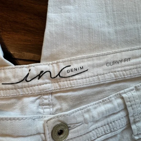 Women's INC Embroidered White Cropped Jeans- Size 16 - Picture 4 of 11